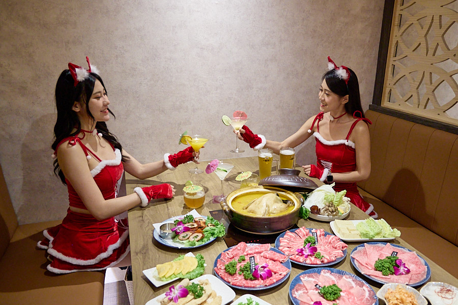 【台北信義】君曜雞湯|新開幕黃金雞湯推薦,限定活動聖誕女郎陪你歡樂用餐,跨年尾牙春酒唱KTV聚餐用餐推薦 - 第2張圖 【台北信義】君曜雞湯|新開幕黃金雞湯推薦,限定活動聖誕女郎陪你歡樂用餐,跨年尾牙春酒唱KTV聚餐用餐推薦