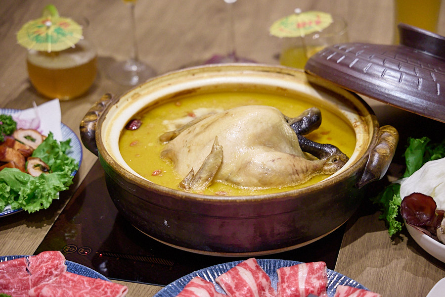 【台北信義】君曜雞湯|新開幕黃金雞湯推薦,限定活動聖誕女郎陪你歡樂用餐,跨年尾牙春酒唱KTV聚餐用餐推薦 - 第41張圖 【台北信義】君曜雞湯|新開幕黃金雞湯推薦,限定活動聖誕女郎陪你歡樂用餐,跨年尾牙春酒唱KTV聚餐用餐推薦