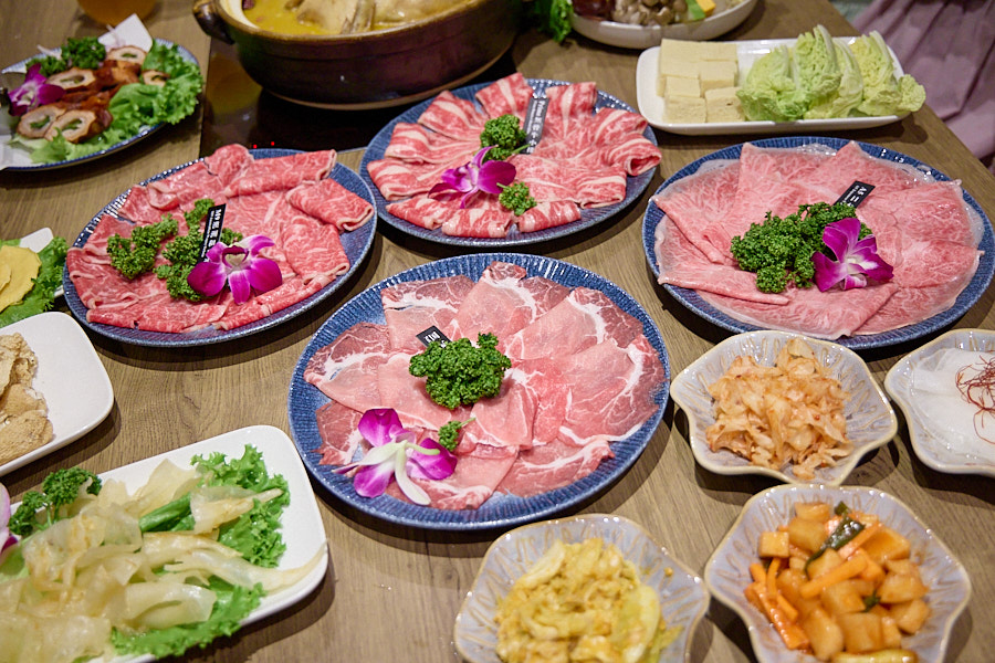 【台北信義】君曜雞湯|新開幕黃金雞湯推薦,限定活動聖誕女郎陪你歡樂用餐,跨年尾牙春酒唱KTV聚餐用餐推薦 - 第33張圖 【台北信義】君曜雞湯|新開幕黃金雞湯推薦,限定活動聖誕女郎陪你歡樂用餐,跨年尾牙春酒唱KTV聚餐用餐推薦