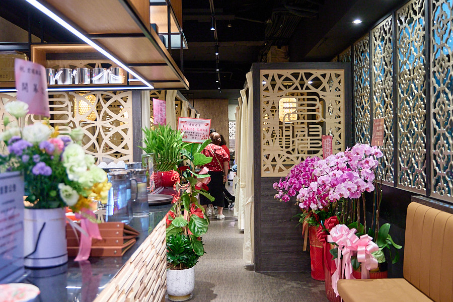 【台北信義】君曜雞湯|新開幕黃金雞湯推薦,限定活動聖誕女郎陪你歡樂用餐,跨年尾牙春酒唱KTV聚餐用餐推薦 - 第66張圖 【台北信義】君曜雞湯|新開幕黃金雞湯推薦,限定活動聖誕女郎陪你歡樂用餐,跨年尾牙春酒唱KTV聚餐用餐推薦