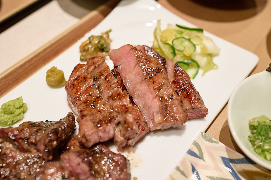 【台北信義】牛舌佑介 台北時代店｜乾杯集團 炭火燒牛舌定食品牌，三種牛舌多汁好吃CP值跟日本吃到的差不多