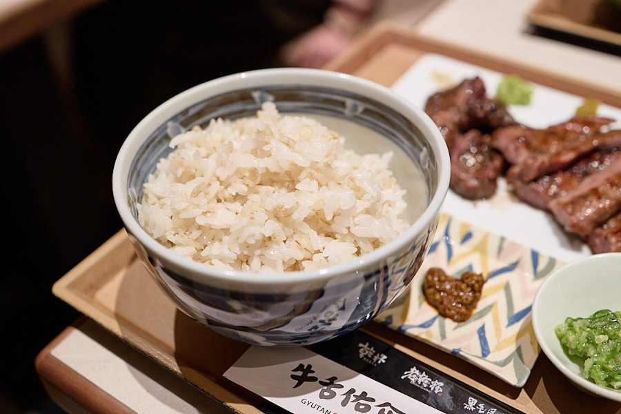 【台北信義】牛舌佑介 台北時代店｜乾杯集團 炭火燒牛舌定食品牌，三種牛舌多汁好吃CP值跟日本吃到的差不多