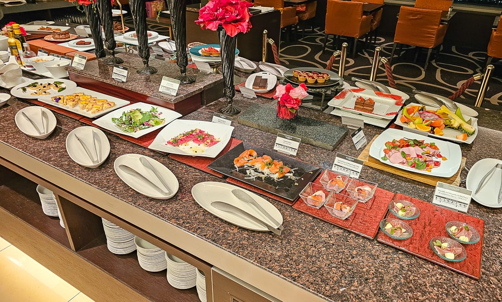 【日本大阪】Sky Dining 256 Stargate｜蟹腳牛排高空景觀吃到飽餐廳，近臨空城OUTLET及泉佐野