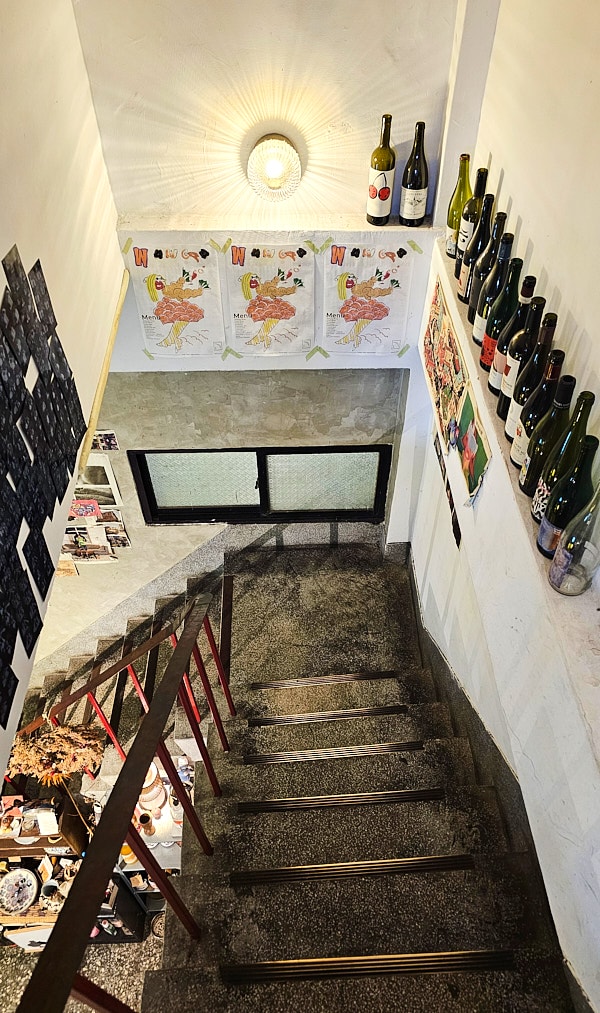 【台中北區】吾曹Wowcao串燒小酌自然酒吧｜巷弄裡的創意料理居酒屋，有許多特色飲品二樓氣氛佳，推薦烏魚子炒飯