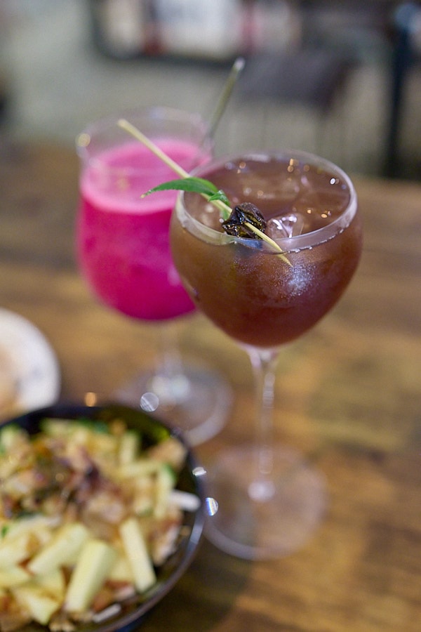 【台中北區】吾曹Wowcao串燒小酌自然酒吧｜巷弄裡的創意料理居酒屋，有許多特色飲品二樓氣氛佳，推薦烏魚子炒飯