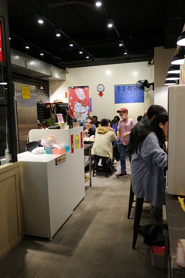【台北松山】亓家蒸餃｜台北最好吃的蒸餃，已搬家到光復南路，近大巨蛋、松菸誠品，外國人觀光客推薦美食