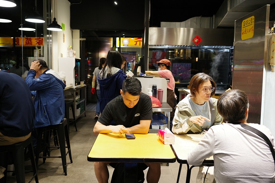 【台北松山】亓家蒸餃｜台北最好吃的蒸餃，已搬家到光復南路，近大巨蛋、松菸誠品，外國人觀光客推薦美食