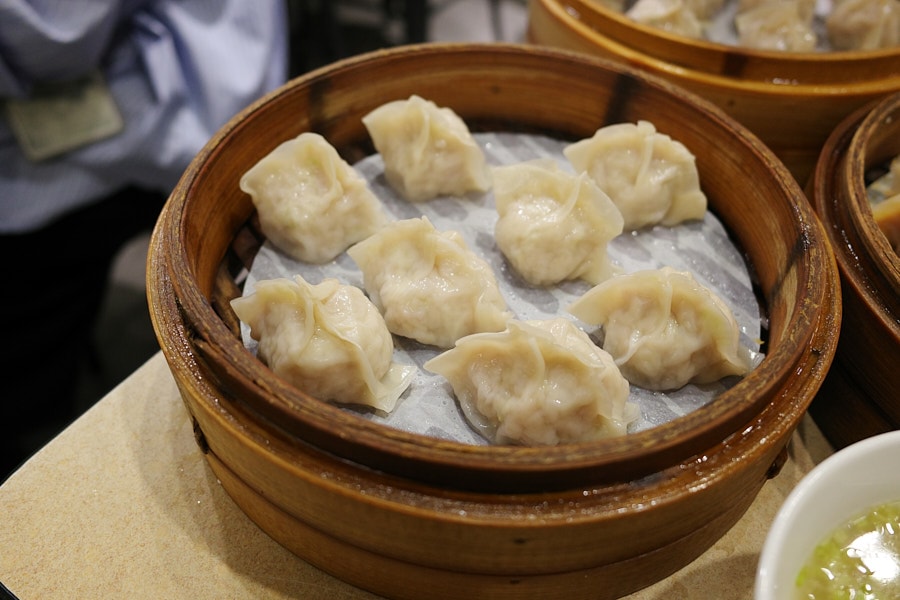 【台北松山】亓家蒸餃｜台北最好吃的蒸餃，已搬家到光復南路，近大巨蛋、松菸誠品，外國人觀光客推薦美食