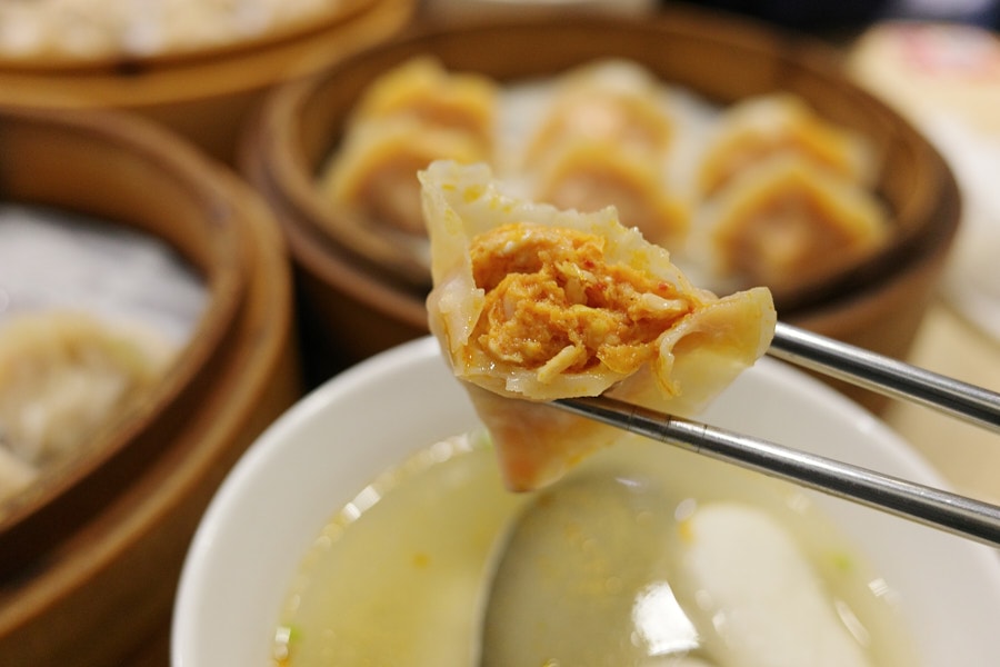 【台北松山】亓家蒸餃｜台北最好吃的蒸餃，已搬家到光復南路，近大巨蛋、松菸誠品，外國人觀光客推薦美食