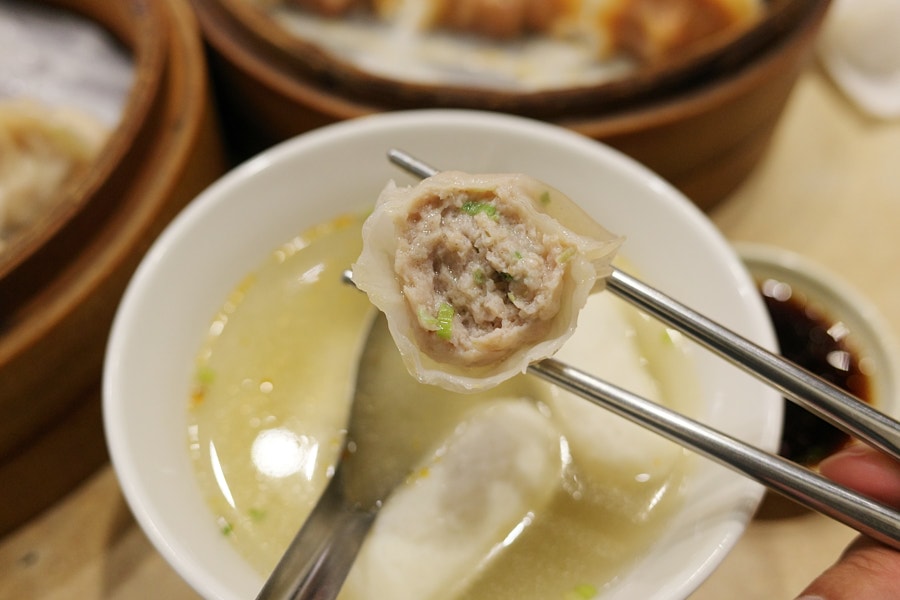 【台北松山】亓家蒸餃｜台北最好吃的蒸餃，已搬家到光復南路，近大巨蛋、松菸誠品，外國人觀光客推薦美食