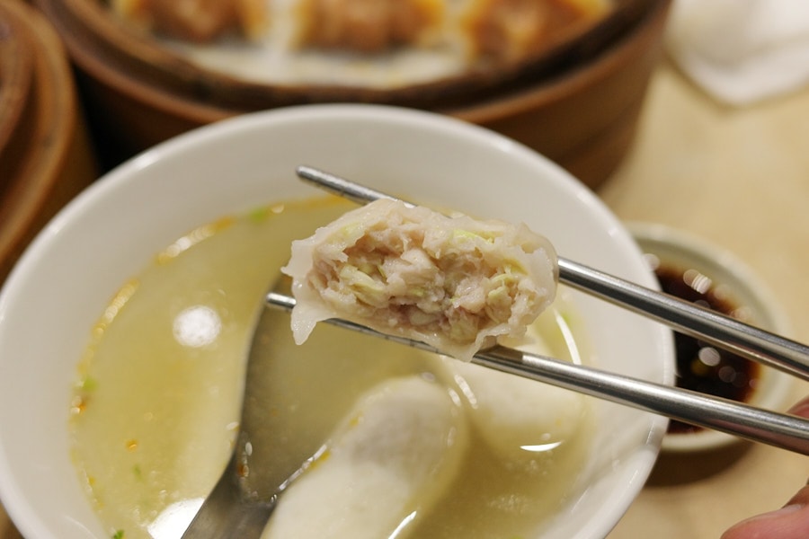 【台北松山】亓家蒸餃｜台北最好吃的蒸餃，已搬家到光復南路，近大巨蛋、松菸誠品，外國人觀光客推薦美食