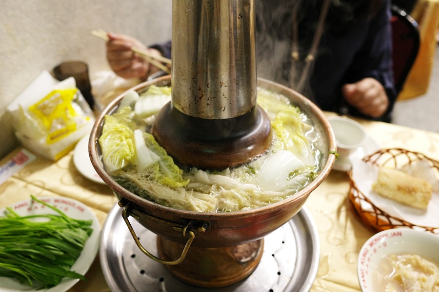 【台北中山】唐宮蒙古烤肉酸菜白肉餐廳｜懷舊系蒙古烤肉吃到飽，近行天宮、台北必吃美食推薦