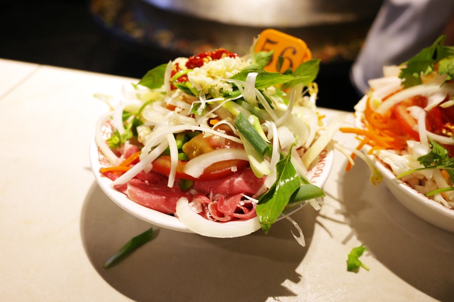 【台北中山】唐宮蒙古烤肉酸菜白肉餐廳｜懷舊系蒙古烤肉吃到飽，近行天宮、台北必吃美食推薦