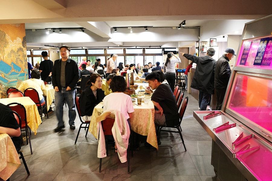 【台北中山】唐宮蒙古烤肉酸菜白肉餐廳｜懷舊系蒙古烤肉吃到飽，近行天宮、台北必吃美食推薦