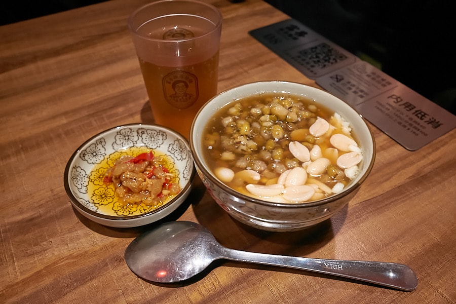 【台北松山】富善雞湯麵舖松山光復店｜人氣排隊美食推薦金黃雞湯，內用豆花冰淇淋飲料吃到飽，中和三重萬華也吃得到