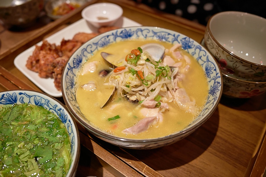 【台北松山】富善雞湯麵舖松山光復店｜人氣排隊美食推薦金黃雞湯，內用豆花冰淇淋飲料吃到飽，中和三重萬華也吃得到