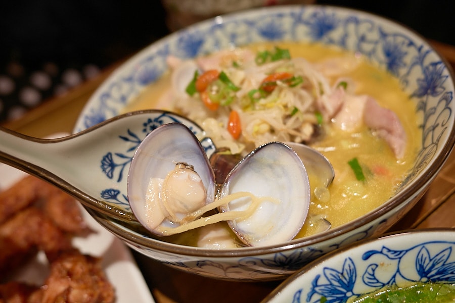 【台北松山】富善雞湯麵舖松山光復店｜人氣排隊美食推薦金黃雞湯，內用豆花冰淇淋飲料吃到飽，中和三重萬華也吃得到