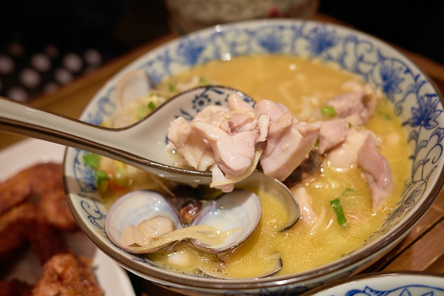 【台北松山】富善雞湯麵舖松山光復店｜人氣排隊美食推薦金黃雞湯，內用豆花冰淇淋飲料吃到飽，中和三重萬華也吃得到