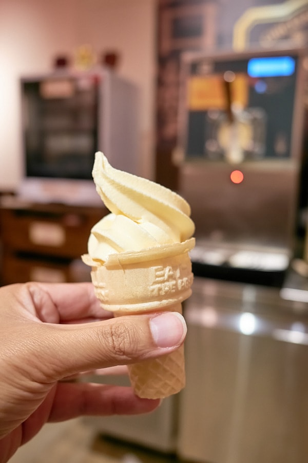 【台北松山】富善雞湯麵舖松山光復店｜人氣排隊美食推薦金黃雞湯，內用豆花冰淇淋飲料吃到飽，中和三重萬華也吃得到