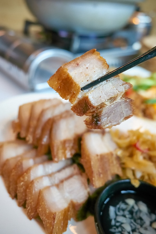 【台北士林】松竹園｜陽明山上土雞城，米其林必比登推薦美食，白斬雞必點，鹹豬肉推薦，開車停車方便