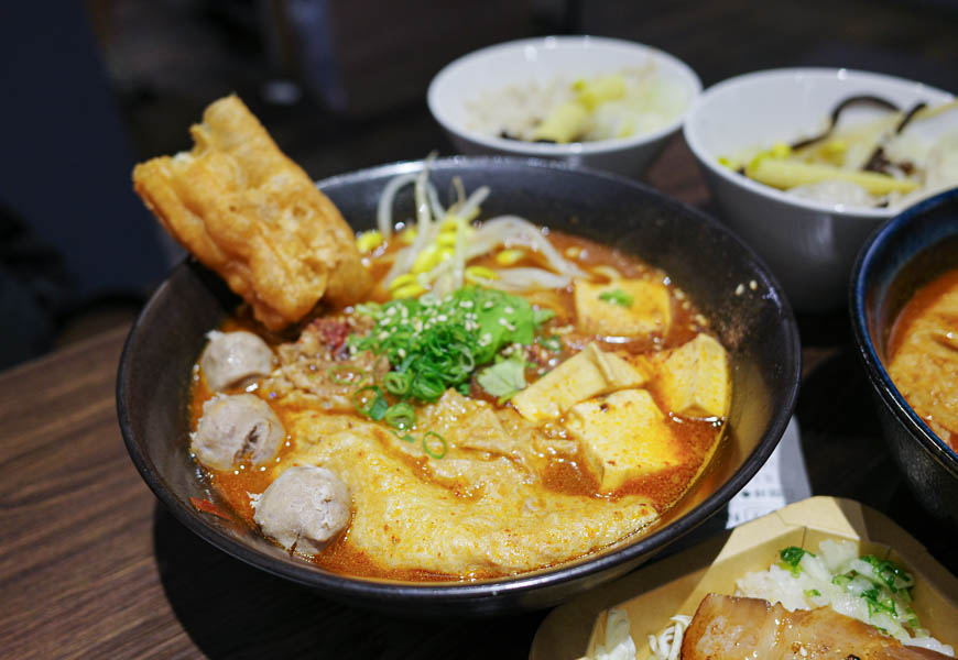 【台北大安】麻麵控通化店｜日式拉麵風格的特色麻辣麵，通化夜市晚餐宵夜好去處