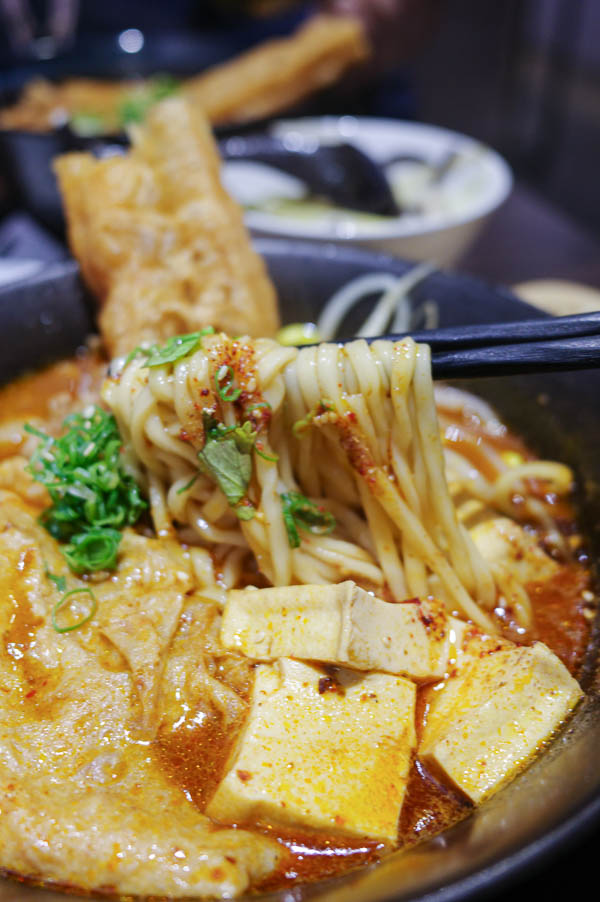 【台北大安】麻麵控通化店｜日式拉麵風格的特色麻辣麵，通化夜市晚餐宵夜好去處